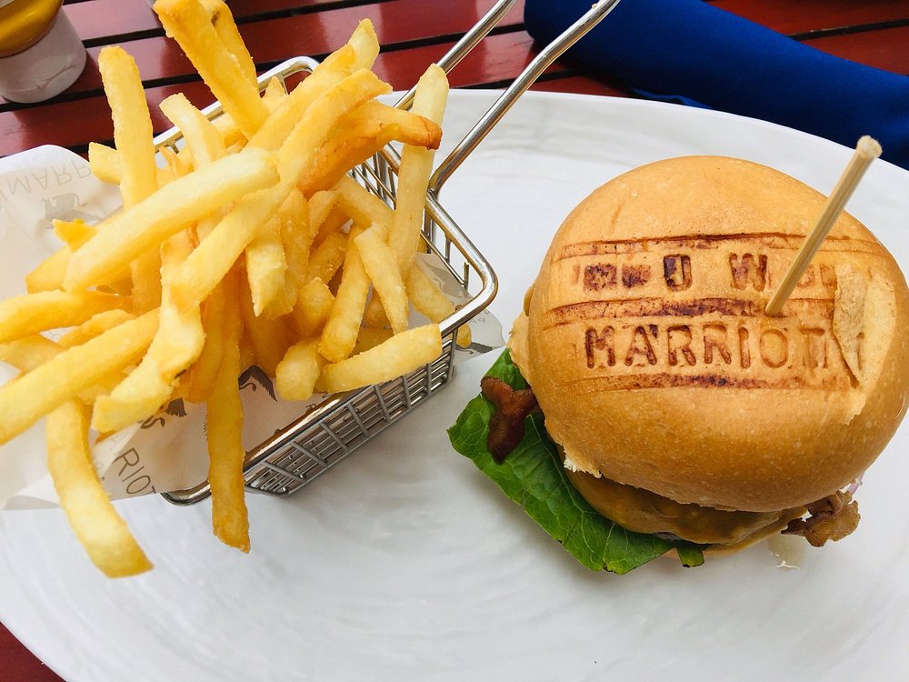 Poolside food and drinks at Azul Pool Bar, JW Marriott Panama