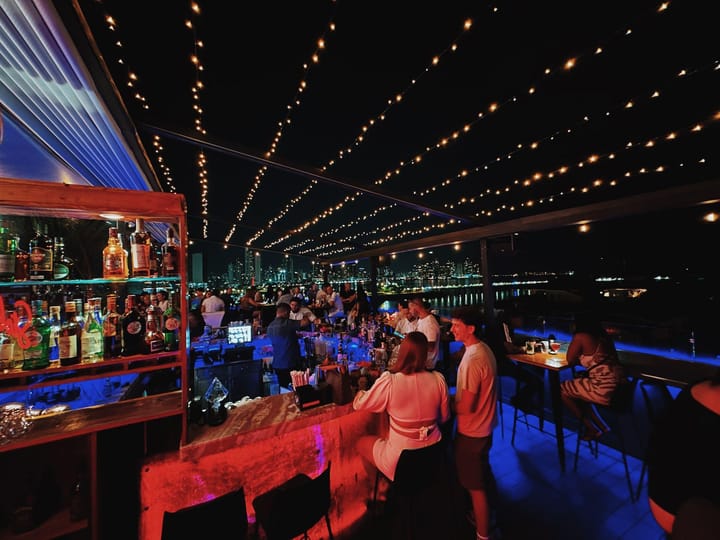 Sunset Drinks at Sama Sky Lounge, Panama City